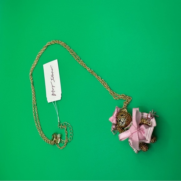 Betsey Johnson Cheerleader Bear Pendant Necklace NWT - Picture 4 of 6